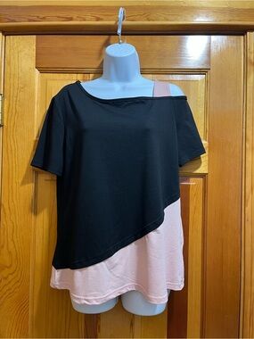 NWOT SHEIN Black & Light Pink Asymmetric Off-Shoulder Tee